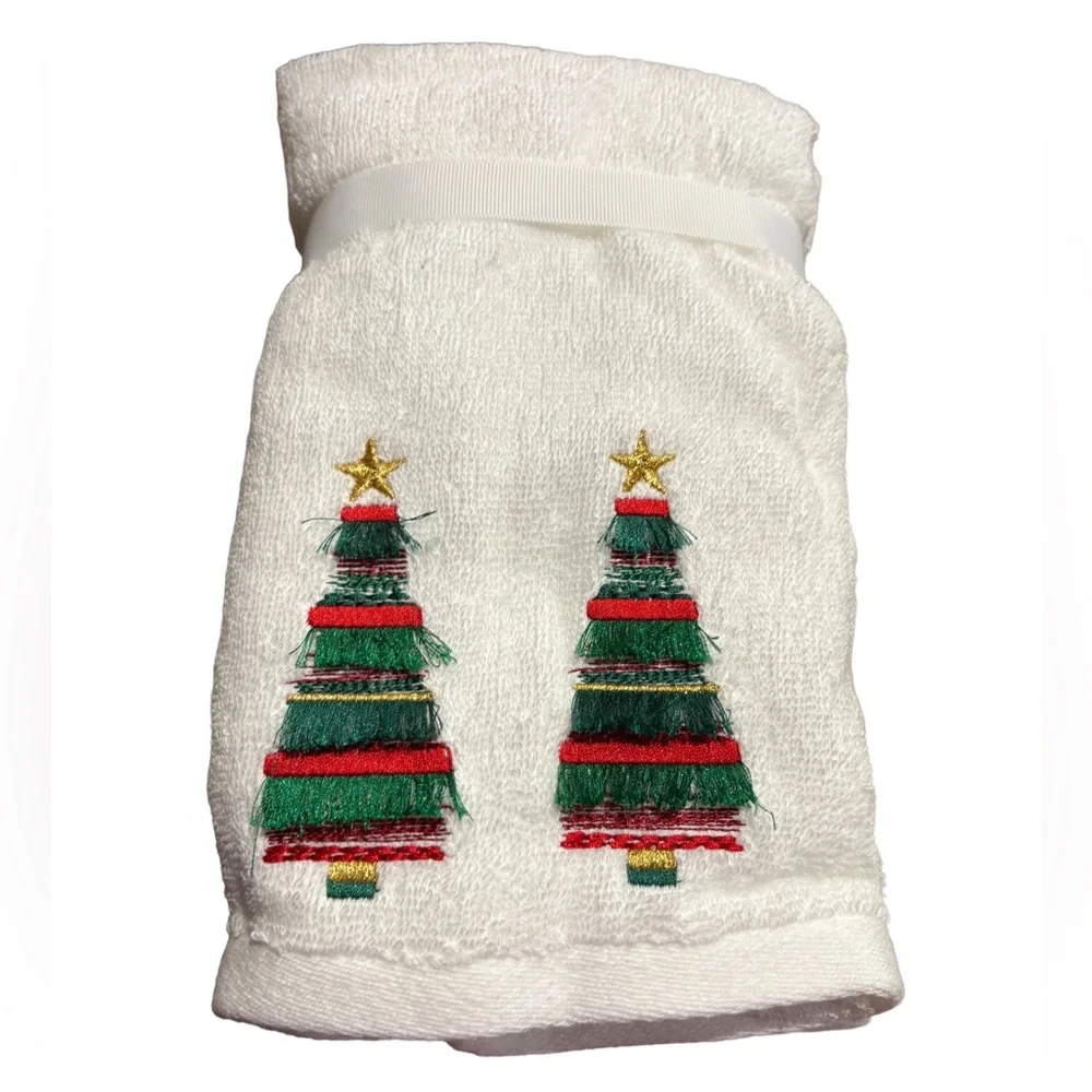 DEBORAH CONNOLLY NEW 2pc fringe Christmas tree hand towels -white/green